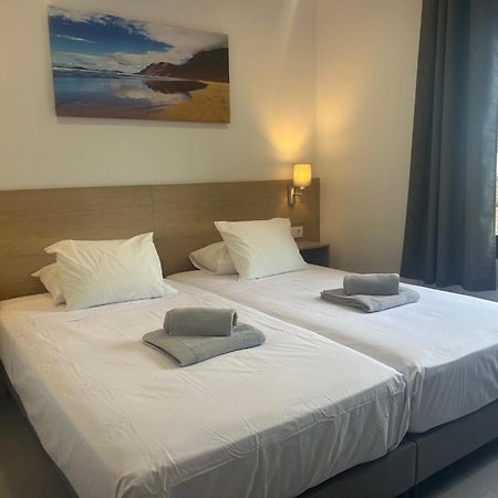 Stunning 2 Bedroom Seafront Apartment Puerto del Carmen  Eksteriør billede