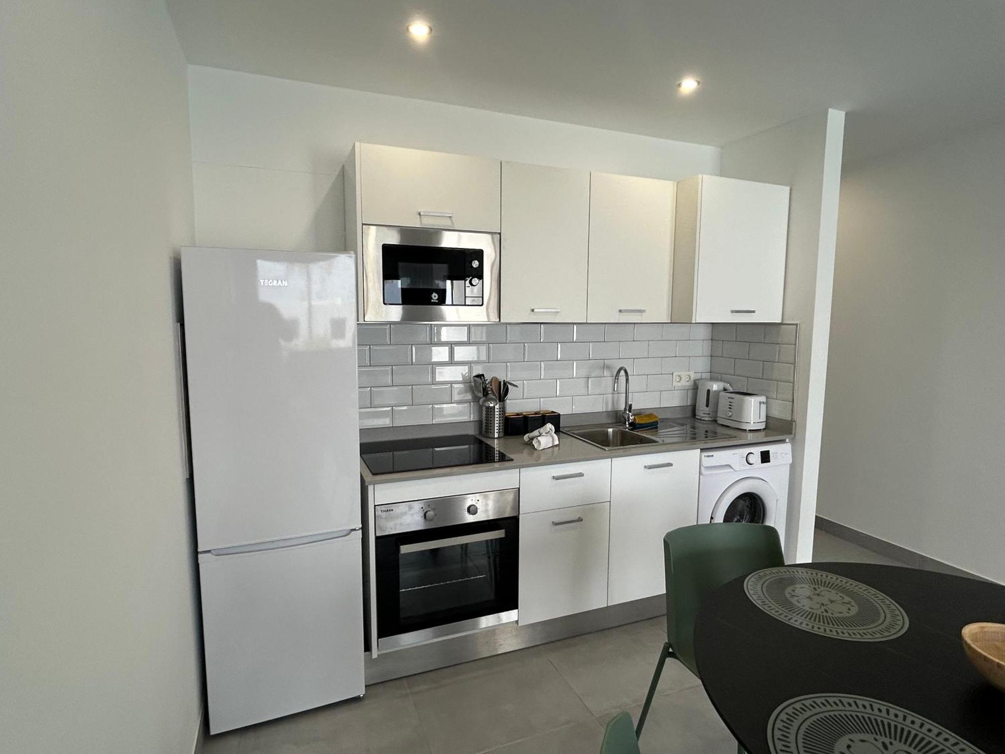 Stunning 2 Bedroom Seafront Apartment Puerto del Carmen  Eksteriør billede