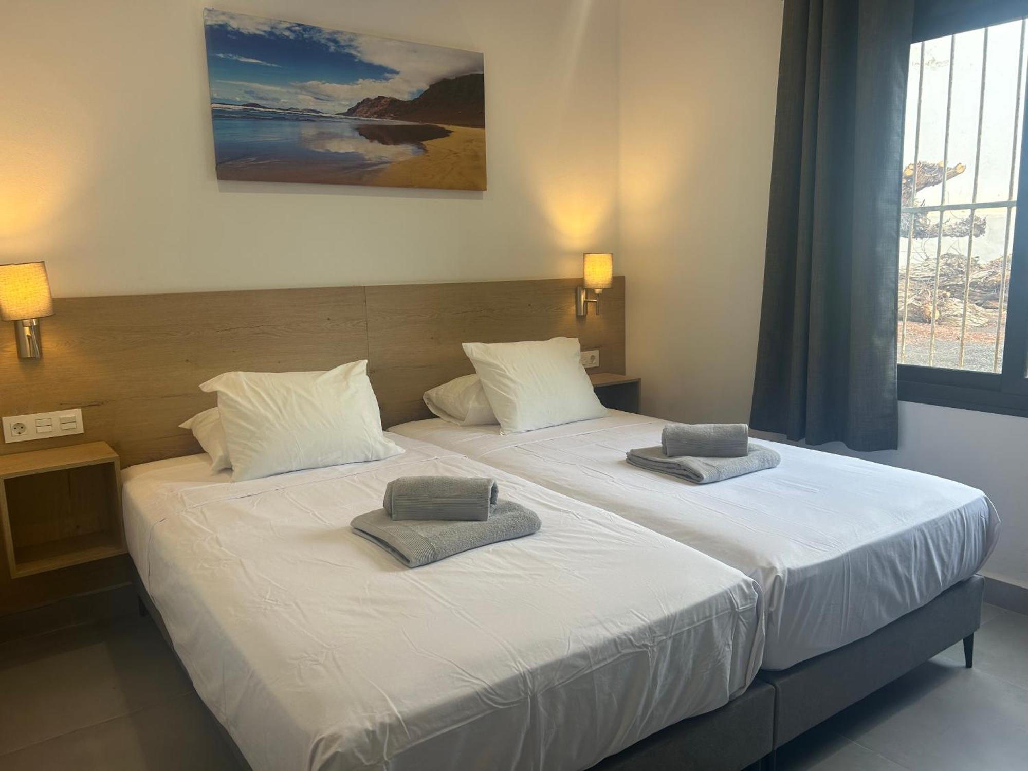 Stunning 2 Bedroom Seafront Apartment Puerto del Carmen  Eksteriør billede