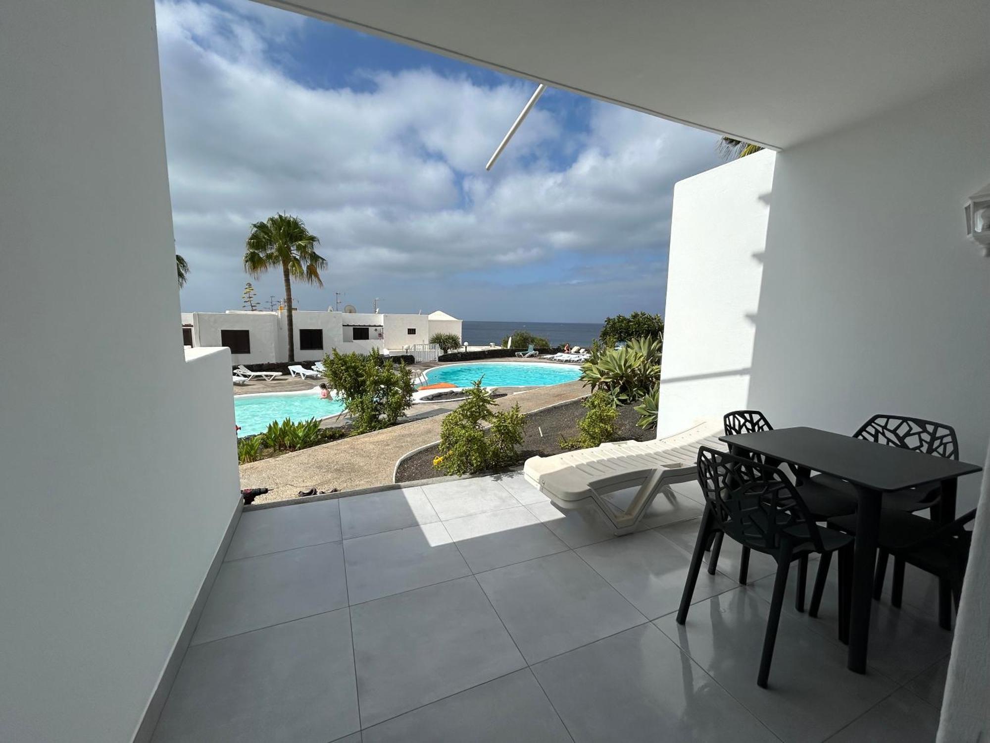 Stunning 2 Bedroom Seafront Apartment Puerto del Carmen  Eksteriør billede