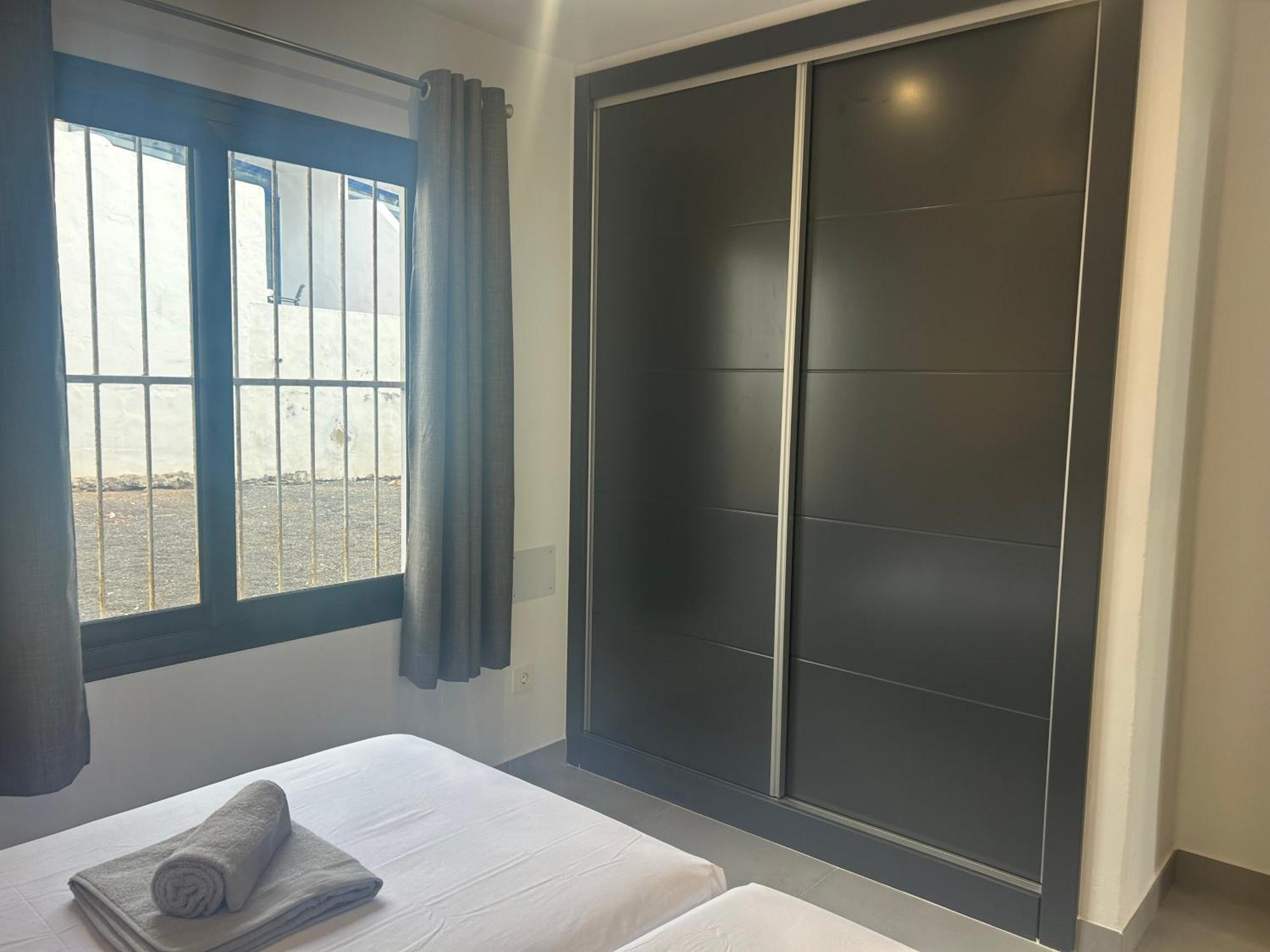 Stunning 2 Bedroom Seafront Apartment Puerto del Carmen  Eksteriør billede